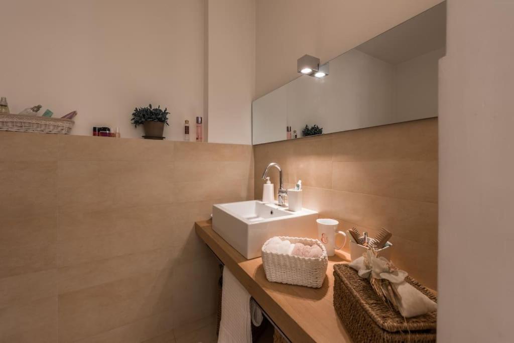 New Cosy Apartment Near To Petruzzelli Theatre Bari Exterior foto